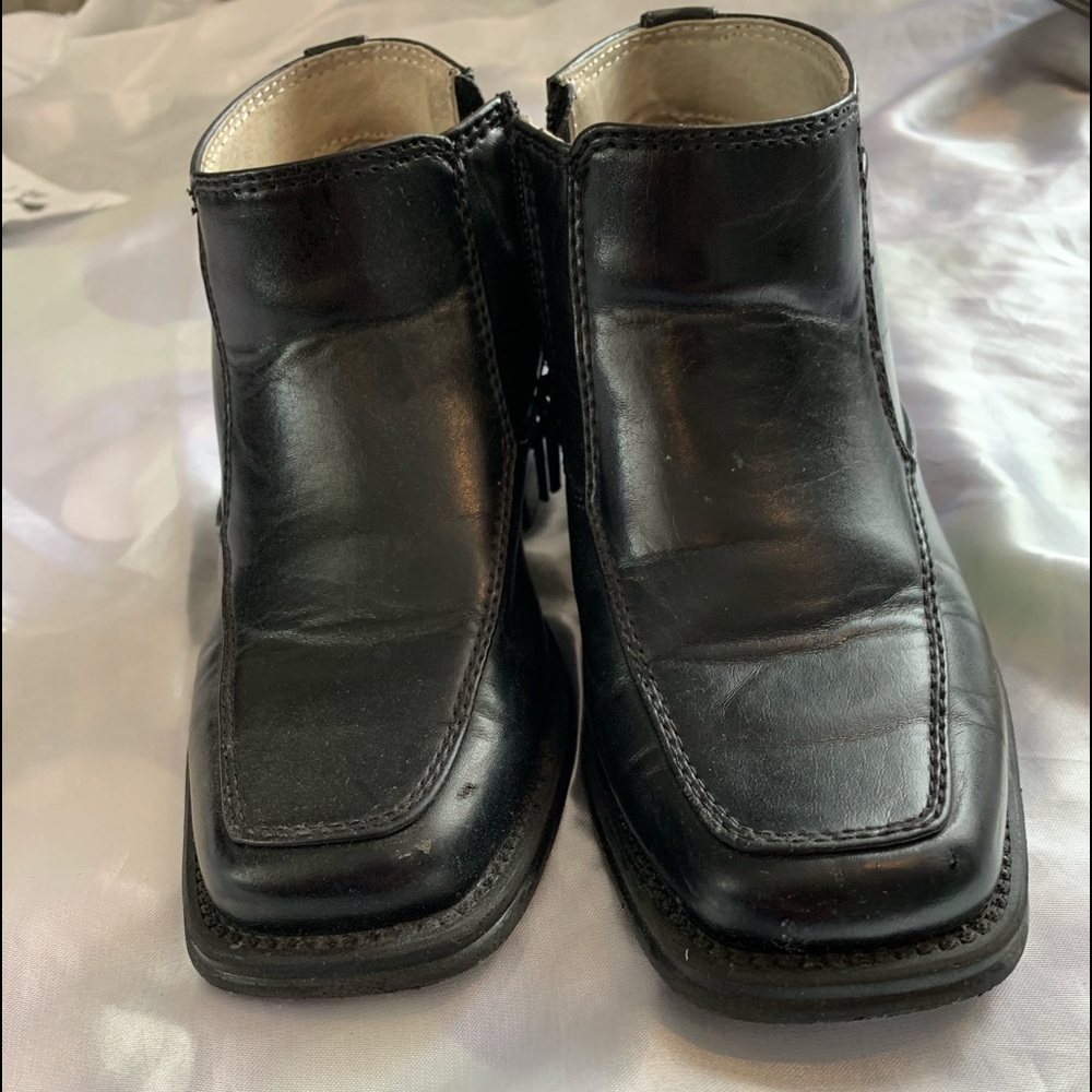 Boot - Picture 2 of 2